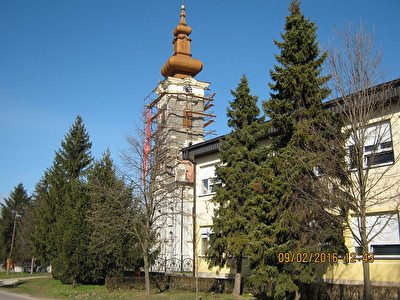 Crkva pored skole